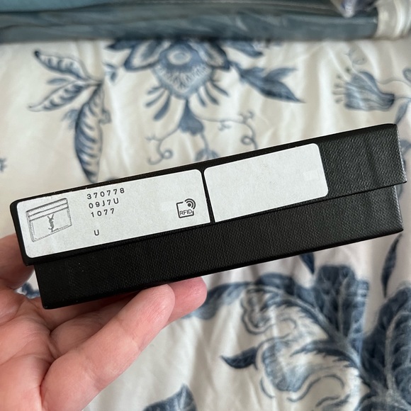 Saint Laurent
YSL Monogram Polka-Dot Flat Card Case - Picture 11 of 11